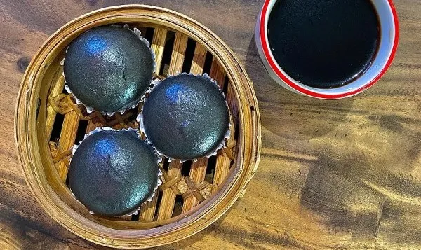 Pao Telur Asin, 1. Siomay, 2. Hakau Udang, 3. Pao Telur Asin, 4. Bakmi Sapi Haka, 5. Pangsit Udang Goreng, 6. Bolo Bao Mentega, 7. Lumpia Udang Kulit Tahu, 8. Mie Chili Oil, 9. Cheong Fan Medan, 10. Onde Telur Asin, 11. Cheung Fun Hong Kong Udang, 12. Stim Ceker