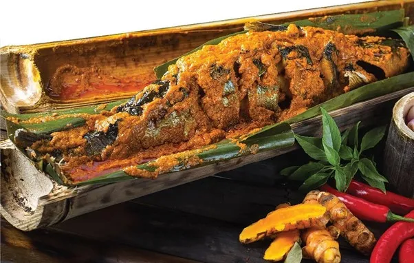 Patin Bakar Bambu, 1. Ayam Bakar Bekakak, 2. Patin Bakar Bambu, 3. Udang Bakar Madu, 4. Cumi Goreng Tepung, 5. Nasi Liwet, 6. Gurame Saus Mangga, 7. Gurame Terbang, 8. Ayam Betutu, 9. Iga Garang Asam, 1. Pisang Goreng Wijen, 2. Tape Goreng, 3. Bika Panggang