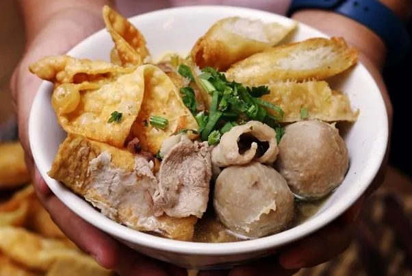Bakso Malang, 1. Bakso Campur Spesial, 2. Bakso Malang, 3. Bakso Kuah, 4. Bakso Kuah Spesial, 5. Bakso Goreng, 1. Mie Rebus Tek Tek, 2. Mie Nyemek, 3. Mie Godok, 4. Mie Rebus Jawa, 5. Kwetiaw Siram