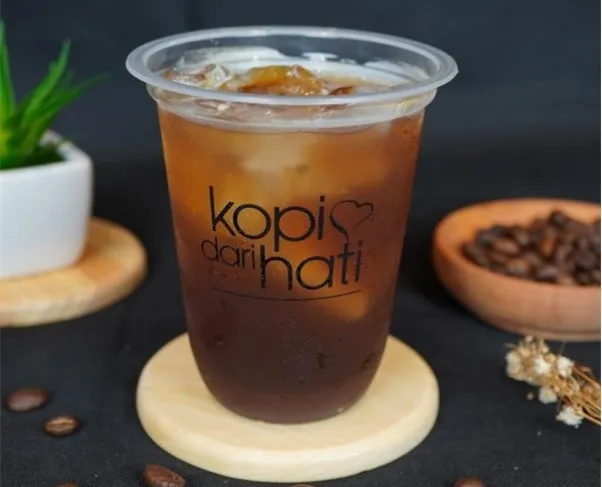 Ice Americano, 1. Ice Coffee Lite, 2. Es Kopi Gula Aren, 3. Strawberry Tea Macchiato, 4. Ice Americano, 5. Ice Matcha Latte, 6. Ice Red Velvet, 1. Egg Hati Toast, 2. Ayam Bakar, 3. Nasi Goreng, 4. Mie Tek-Tek