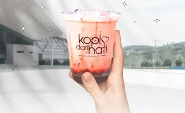 Ice Red Velvet, 1. Ice Coffee Lite, 2. Es Kopi Gula Aren, 3. Strawberry Tea Macchiato, 4. Ice Americano, 5. Ice Matcha Latte, 6. Ice Red Velvet, 1. Egg Hati Toast, 2. Ayam Bakar, 3. Nasi Goreng, 4. Mie Tek-Tek