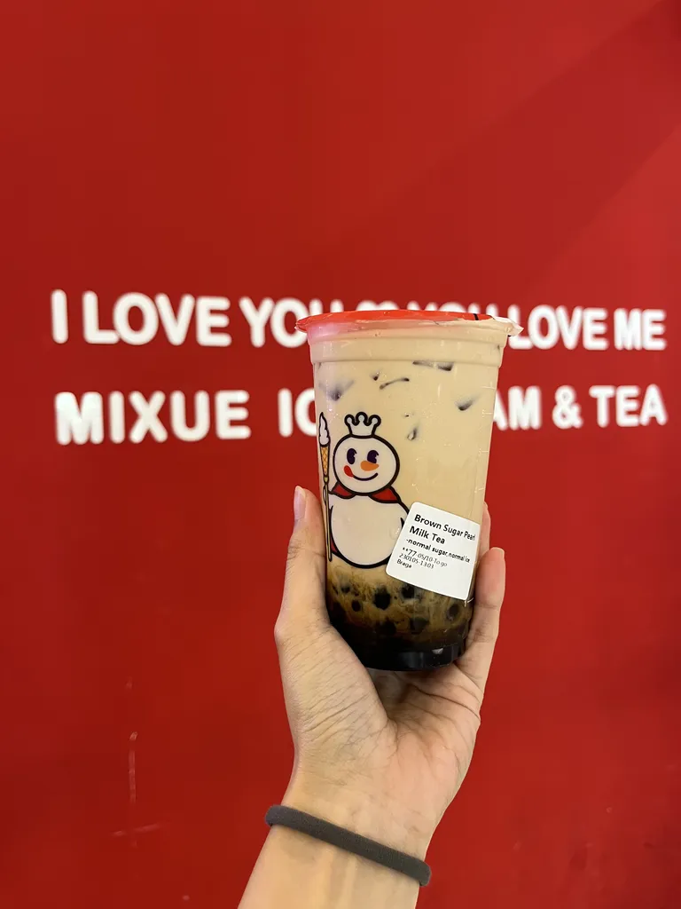 Brown Sugar Pearl Milk Tea, 1. Red Bean Sundae, 2. Fresh Squeeze Lemon, 3. Passionfruit Jasmine Tea, 4. Pearl Milk Tea, 5. Brown Sugar Pearl Milk Tea, 6. Hawaiian Fruit Tea, 7. Lemon Earl Grey Tea, 8. Bobba Sundae, 9. Chocolate Cookies Smoothies, 10. Original Jasmine Tea
