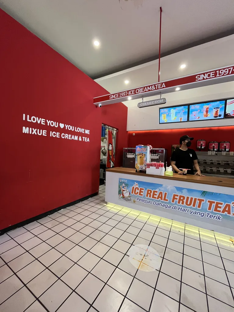 Sekilas tentang Mixue2, 1. Red Bean Sundae, 2. Fresh Squeeze Lemon, 3. Passionfruit Jasmine Tea, 4. Pearl Milk Tea, 5. Brown Sugar Pearl Milk Tea, 6. Hawaiian Fruit Tea, 7. Lemon Earl Grey Tea, 8. Bobba Sundae, 9. Chocolate Cookies Smoothies, 10. Original Jasmine Tea