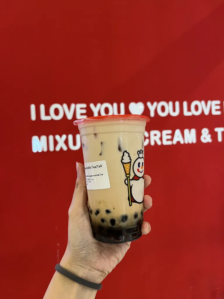 Pearl Milk Tea, 1. Red Bean Sundae, 2. Fresh Squeeze Lemon, 3. Passionfruit Jasmine Tea, 4. Pearl Milk Tea, 5. Brown Sugar Pearl Milk Tea, 6. Hawaiian Fruit Tea, 7. Lemon Earl Grey Tea, 8. Bobba Sundae, 9. Chocolate Cookies Smoothies, 10. Original Jasmine Tea