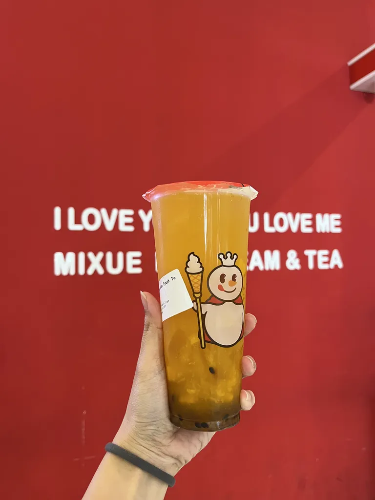 Hawaiian Fruit Tea, 1. Red Bean Sundae, 2. Fresh Squeeze Lemon, 3. Passionfruit Jasmine Tea, 4. Pearl Milk Tea, 5. Brown Sugar Pearl Milk Tea, 6. Hawaiian Fruit Tea, 7. Lemon Earl Grey Tea, 8. Bobba Sundae, 9. Chocolate Cookies Smoothies, 10. Original Jasmine Tea