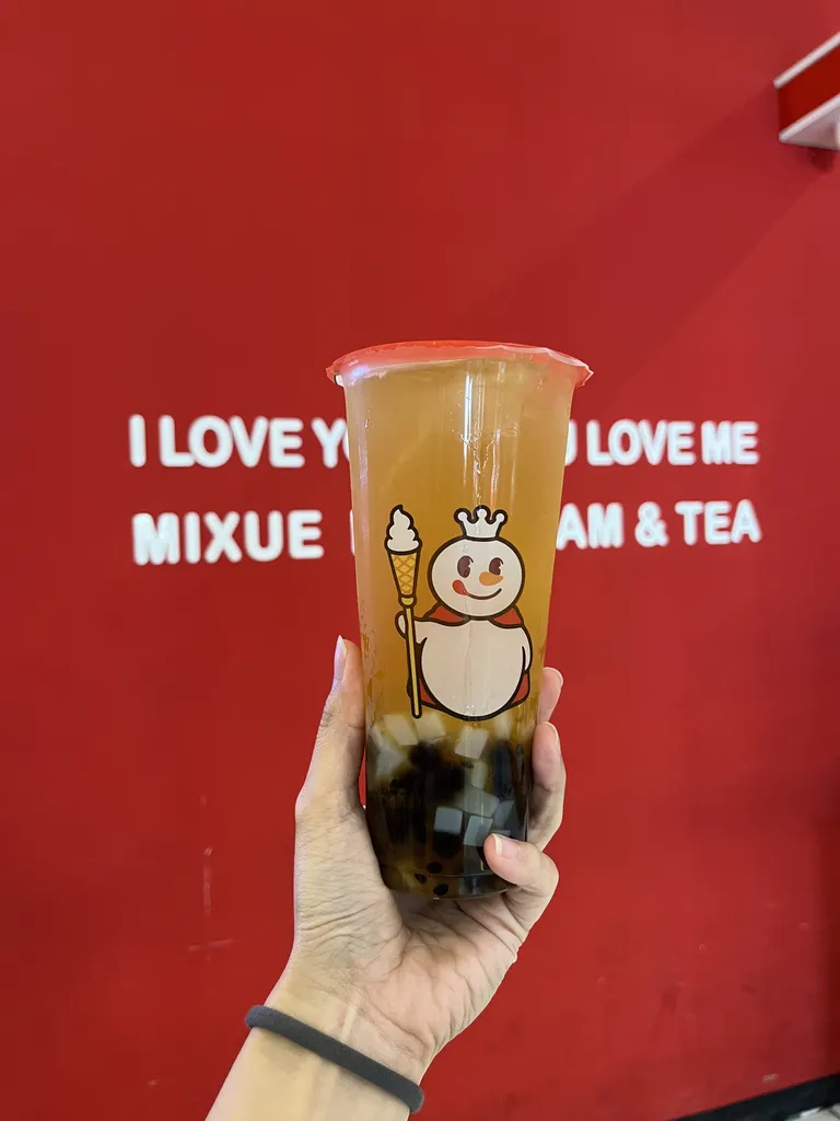 Passionfruit Jasmine Tea, 1. Red Bean Sundae, 2. Fresh Squeeze Lemon, 3. Passionfruit Jasmine Tea, 4. Pearl Milk Tea, 5. Brown Sugar Pearl Milk Tea, 6. Hawaiian Fruit Tea, 7. Lemon Earl Grey Tea, 8. Bobba Sundae, 9. Chocolate Cookies Smoothies, 10. Original Jasmine Tea