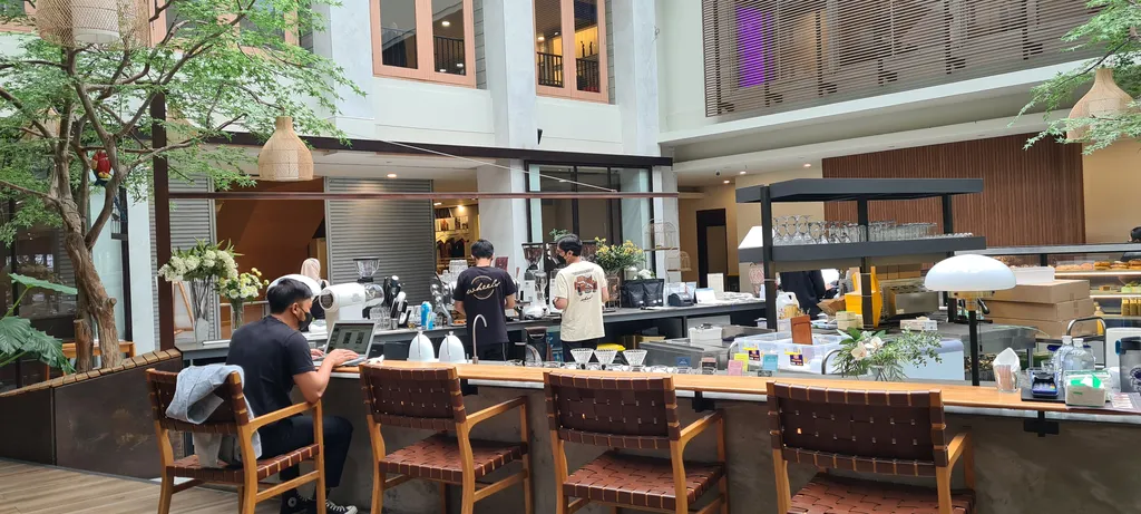 Wheels Coffee Roaster_Services (Copy), The Vibes?, Menu di Wheels Coffee Roaster, It is Not or Worth It?, Service?, Akademi Barista Wheels Coffee Roaster