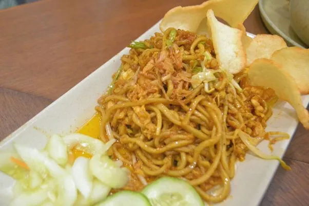 Mie Goreng Remboelan, 1. Nasi Berkat, 2. Nasi Begana, 3. Nasi Bakar Roa, 4. Nasi Goreng Remboelan, 5. Nasi Langgi, 6. Lumpia Semarang, 7. Tahu Campur Malang, 8. Mie Goreng Remboelan, 9. Tahu Isi Udang Lembang, 10. Es Campur Remboelan
