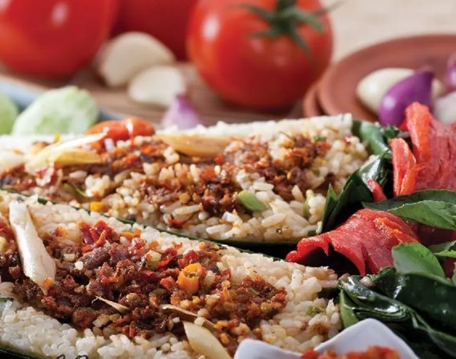 Nasi Bakar Roa, 1. Nasi Berkat, 2. Nasi Begana, 3. Nasi Bakar Roa, 4. Nasi Goreng Remboelan, 5. Nasi Langgi, 6. Lumpia Semarang, 7. Tahu Campur Malang, 8. Mie Goreng Remboelan, 9. Tahu Isi Udang Lembang, 10. Es Campur Remboelan