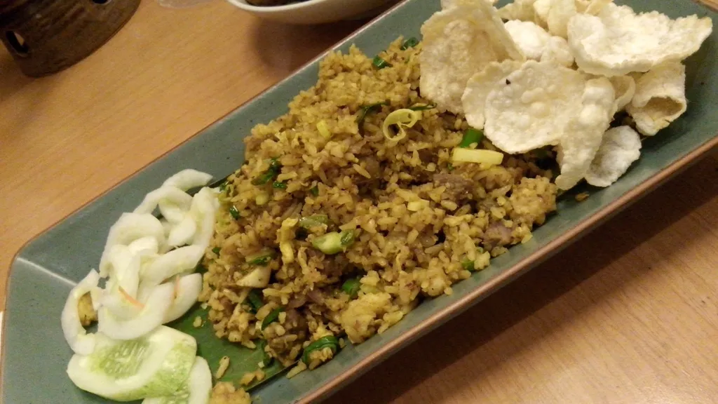 Nasi Goreng Remboelan, 1. Nasi Berkat, 2. Nasi Begana, 3. Nasi Bakar Roa, 4. Nasi Goreng Remboelan, 5. Nasi Langgi, 6. Lumpia Semarang, 7. Tahu Campur Malang, 8. Mie Goreng Remboelan, 9. Tahu Isi Udang Lembang, 10. Es Campur Remboelan