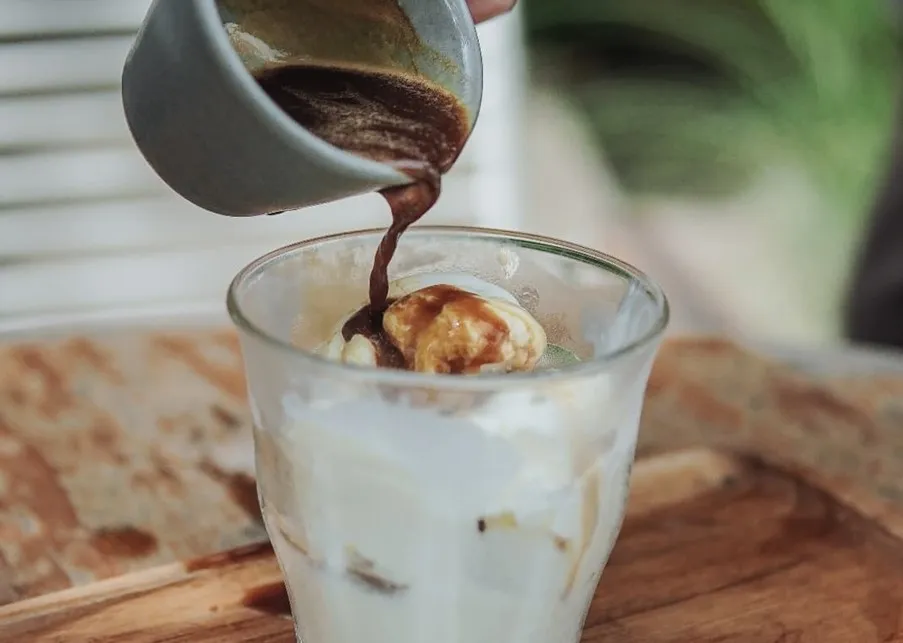 Affogato, 1. Es Kopi Nako, 2. Es Kopi Nako Duren, 3. Es Kopi Nusantara, 4. Affogato, 5. Kopi Nako Mini, 6. Croffle ala Nako, 7. Teh Dona, 8. Asam Kaktus, 9. Es Krim Kopi Nako, 10. Bakso Urat Cuanki