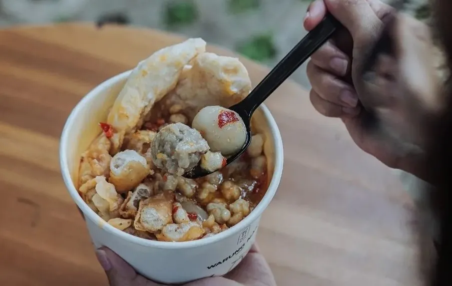 Bakso Urat Cuanki, 1. Es Kopi Nako, 2. Es Kopi Nako Duren, 3. Es Kopi Nusantara, 4. Affogato, 5. Kopi Nako Mini, 6. Croffle ala Nako, 7. Teh Dona, 8. Asam Kaktus, 9. Es Krim Kopi Nako, 10. Bakso Urat Cuanki