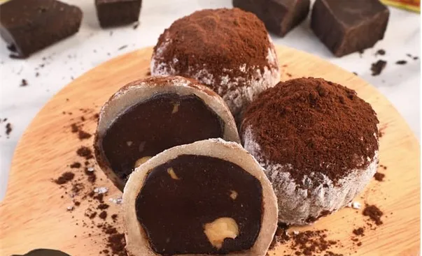 Cokelat, 1. Kacang Tanah, 2. Kacang Merah, 3. Kacang Hijau, 4. Kacang Asin, 5. Wijen Hitam, 6. Pandan, 7. Green Tea, 8. Cokelat, 9. Dodol Duren, 10. Keju, 11. Oreo, 12. Mochi Talas, 13. Mochi O, 14. Hei Thang