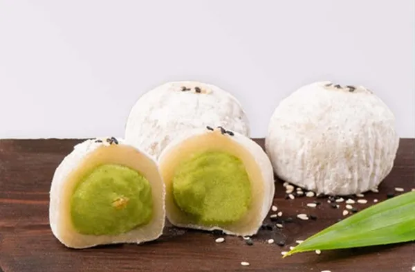 Pandan, 1. Kacang Tanah, 2. Kacang Merah, 3. Kacang Hijau, 4. Kacang Asin, 5. Wijen Hitam, 6. Pandan, 7. Green Tea, 8. Cokelat, 9. Dodol Duren, 10. Keju, 11. Oreo, 12. Mochi Talas, 13. Mochi O, 14. Hei Thang