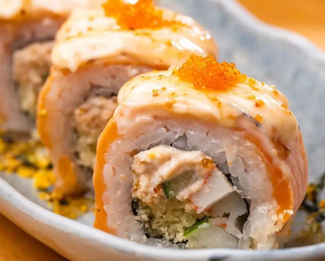Salmon Aburi Roll