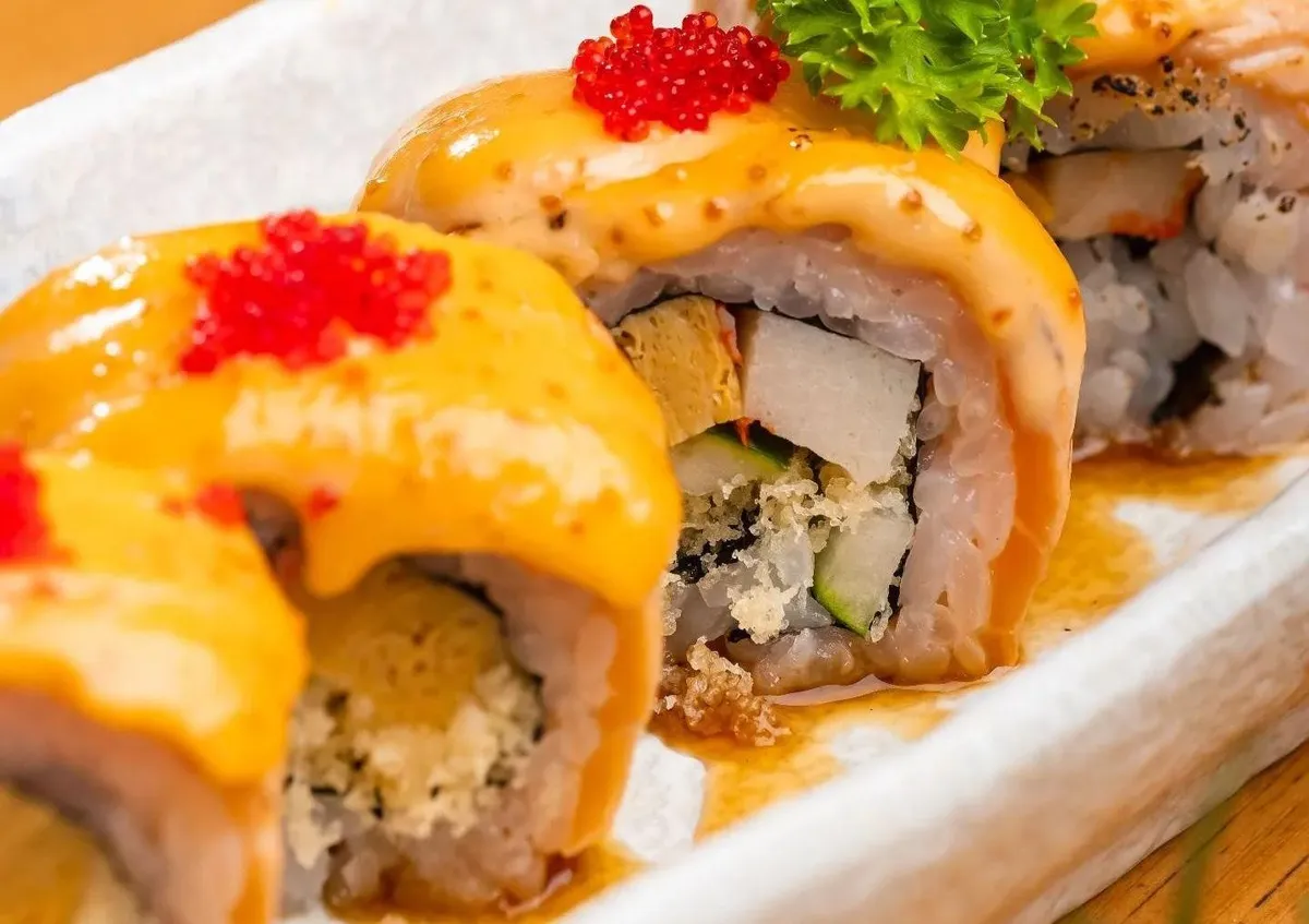 Salmon Mentai Roll