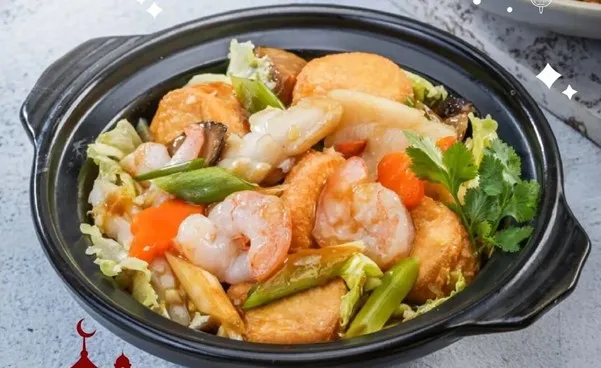 Sapo Tahu Seafood, 1. Bubur Tiga Rasa, 2. Nasi Goreng Ayam, 3. Sapo Tahu Seafood, 4. Hotplate Seafood Lada Hitam, 5. Mi Ayam Jamur, 6. Kailan Cah Bawang Putih, 7. Kakap Tausi, 8. Sup Ayam Pedas Szechuan, 9. Kepiting Soka, 10. Bebek Panggang ala Ta Wan