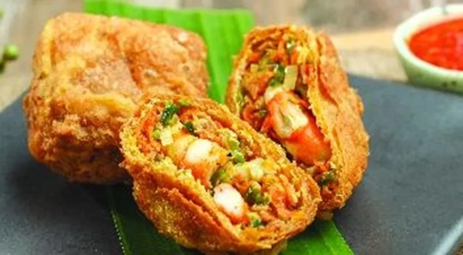 Tahu Isi Udang Lembang, 1. Nasi Berkat, 2. Nasi Begana, 3. Nasi Bakar Roa, 4. Nasi Goreng Remboelan, 5. Nasi Langgi, 6. Lumpia Semarang, 7. Tahu Campur Malang, 8. Mie Goreng Remboelan, 9. Tahu Isi Udang Lembang, 10. Es Campur Remboelan