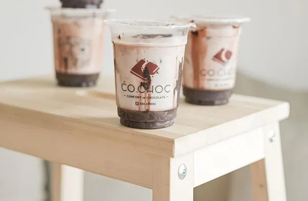 West Java Chocolate, 1. Signature Dark Chocolate, 2. Classic Chocolate, 3. Chocolate Strawberry, 4. Chocolate Army, 5. West Java Chocolate, 6. Sumatera Chocolate, 7. Brown Sugar Boba Ganache, 8. Classic Beng Wafer, 9. Cadbury Choco Crème, 10. Matcha Ganache