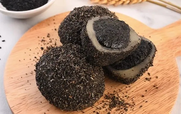 Wijen Hitam, 1. Kacang Tanah, 2. Kacang Merah, 3. Kacang Hijau, 4. Kacang Asin, 5. Wijen Hitam, 6. Pandan, 7. Green Tea, 8. Cokelat, 9. Dodol Duren, 10. Keju, 11. Oreo, 12. Mochi Talas, 13. Mochi O, 14. Hei Thang