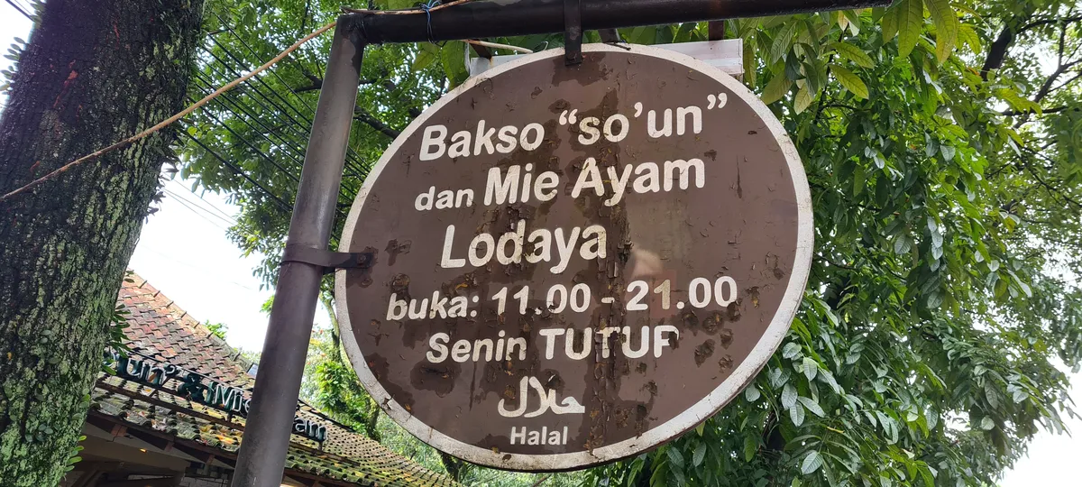 Bakso So'un & Mie Ayam Lodaya_Open Hour (Copy)