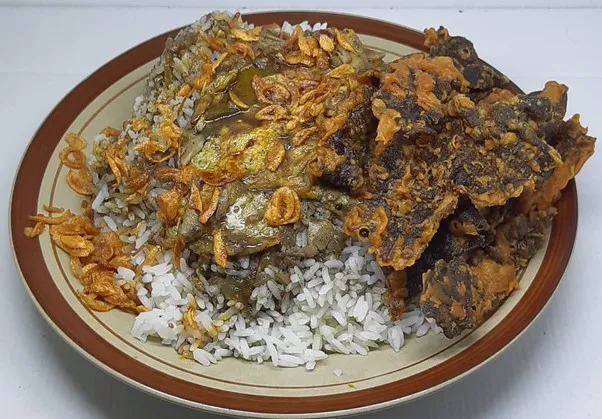 Nasi Siram Paru Krispi, 1. Nasi Siram Se’i Sapi, 2. Nasi Se'i Sapi Cabe Ijo, 3. Nasi Cumi Cabe Ijo, 4. Nasi Kare Lidah Sapi, 5. Nasi Siram Lidah Sapi, 6. Nasi Siram Cumi Telur Asin, 7. Kikil Tunjang, 8. Nasi Siram Cumi, 9. Nasi Siram Paru Krispi, 10. Nasi Rempah Cumi