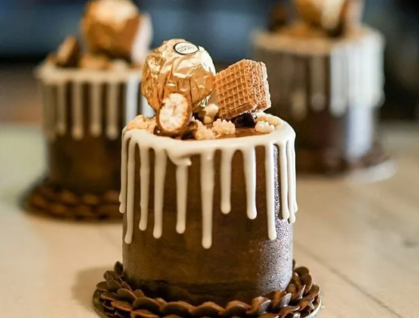 Peanut Butter Cheesecake, 1. Thai Layer Cake, 2. Matcha Mochi Mille Crepes, 3. Milo Dino Mille Crepes, 4. Nutella Ferrero Mille Crepes, 5. Durian Layer Cake, 6. Peanut Butter Cheesecake, 7. Es Podeng Cake, 8. Thai Tea Cake, 9. Salted Egg Chocolate Lava, 10. Strawberry Shortcake
