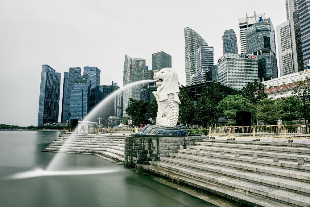 Time of Commemorating: The Spectacular Singapore National Day, 1. Gardens by The Bay, 2. Merlion Park, 3. The Esplanade Roof Terrace, 4. Marina Bay Sands, 5. Helix Bridge and Benjamin Sheares Bridge, 6. Marina Barrage