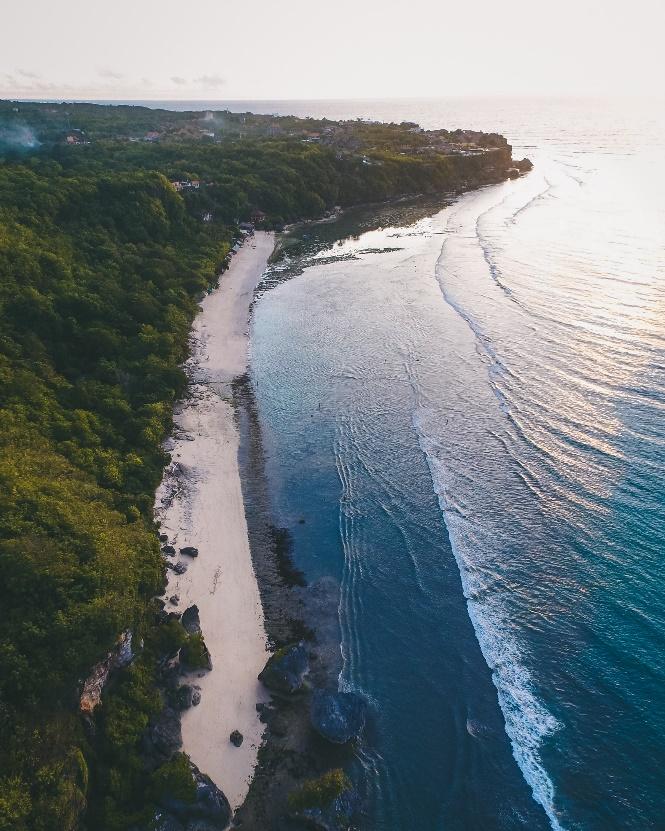 Jimbaran Bali : 7 Things to Do for First Time Visit to Jimbaran, 1. Seafood Taste, 2. Visit the grand Garuda Wisnu Kencana, 3. Enjoy the Serene of Pura Ulun Siwi (Ulun Siwi Temple), 4. Amazed at Pura Luhur Uluwatu (Uluwatu Temple), 5. Surfing at Padang Padang Beach, 6. Shop at Jimbaran Market, 7. Jenggala Keramik Gallery