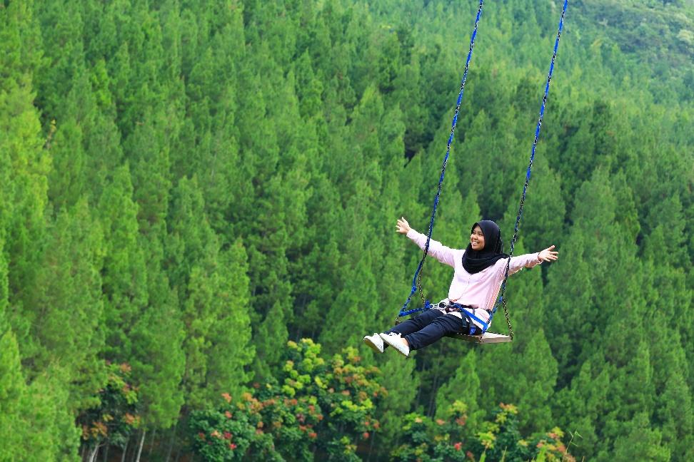 10 Best Glamping Spots in Bandung, Lakeside Rancabali, Trizara Resort, The Lodge Maribaya, Legok Kondang Lodge Ciwidey, Green Hill Park Ciwidey, Dusun Bambu Leisure Park, Ciwidey Valley Resort, Grafika Cikole, Pine Forest Camp, Sari Ater Camping Park