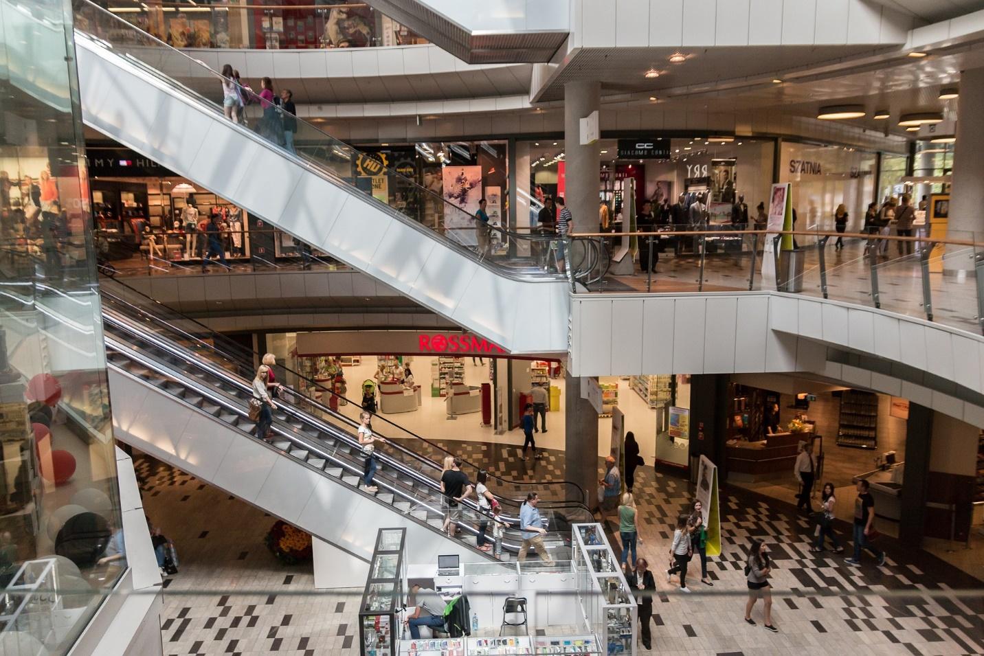 Nagoya Hill Shopping Mall, The Largest Shopping Center in Batam