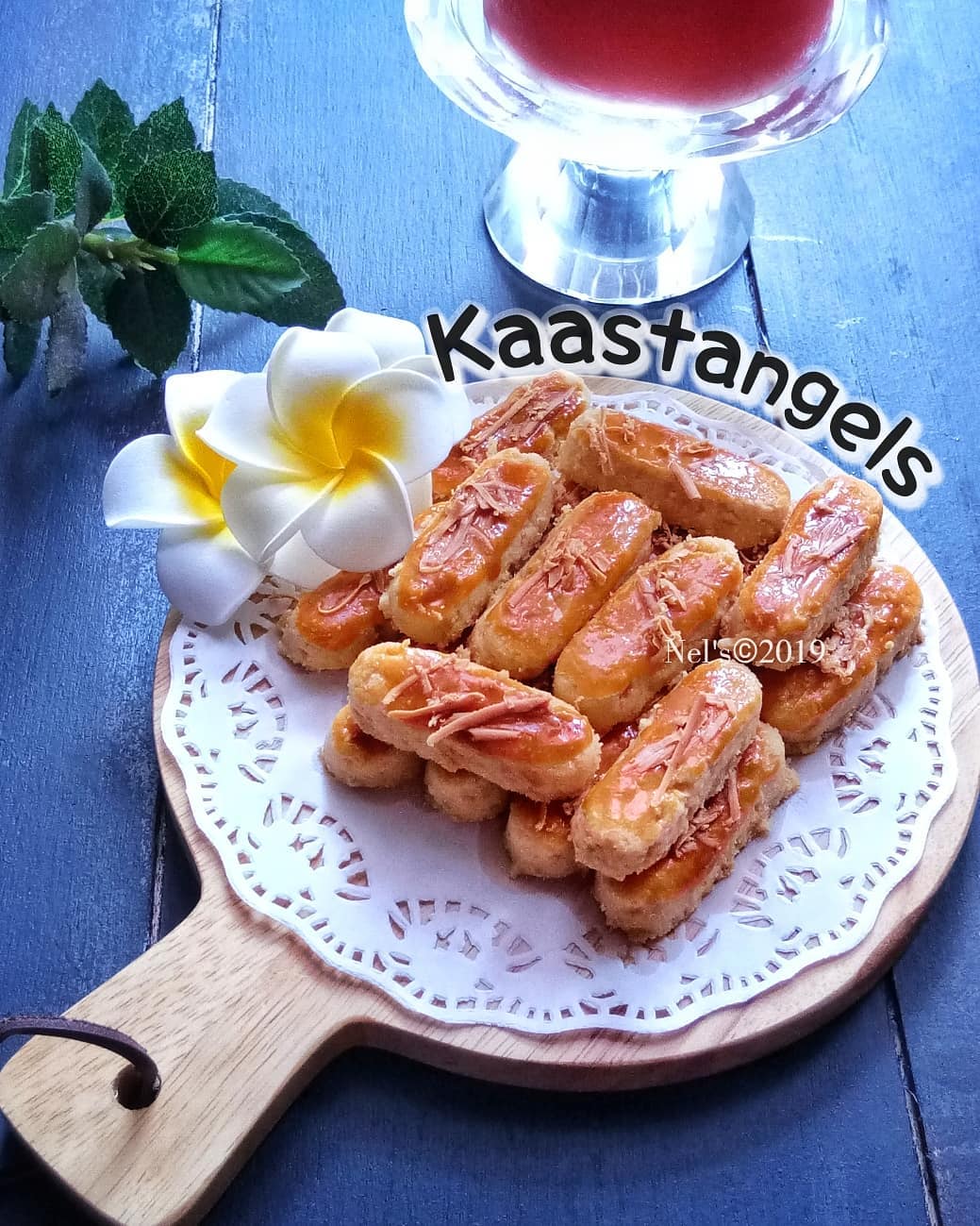 10 Makanan Wajib Saat Lebaran di Indonesia, 1. Ketupat, 3. Rendang, 4. Ketupat sayur, 5. Gulai Nangka, 6. Lemang Lepat Lau, 7. Soto Banjar, 8. Semur Daging, 9. Kaasstengels, 10. Nastar