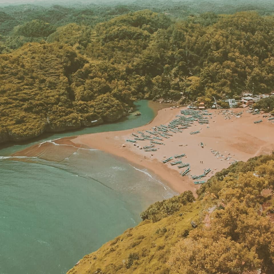 Pantai Baron, Pantai Mercusuar Tujuan Wisata di Gunung Kidul