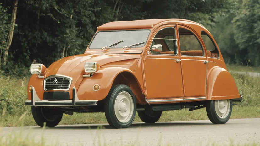 berita, Berita Otomotif, news, Citroën 2CV, Mengenal Lebih Dekat Citroën 2CV, Legenda Prancis yang Konon Hanya Ada 10 Unit di Indonesia, Mobil Rakyat dengan Cita Rasa Teknikal Tinggi, Tampang Lugu, Daya Tarik Tak Terbantahkan, Performa Bukan Prioritas, Kenyamanan yang Utama, Rekayasa yang Sederhana Tapi Cerdas, Nilai Koleksi yang Terus Meningkat, Satu Mobil, Satu Perlawanan terhadap Nazi, Harga Mobil Baru Citroën di Indonesia (Mei 2025)