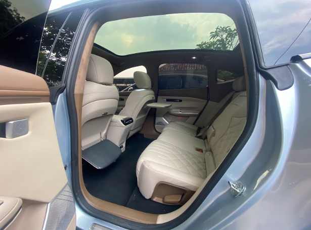 berita, Berita Otomotif, news, Hyptec HT, AION, First Drive Hyptec HT: SUV Listrik Rp600 Jutaan dengan Kenyamanan Mobil Premium, Perjalanan dan Pengalaman Berkendara Hyptec HT, Kenyamanan Kabin Hyptec HT, Fitur Interior Hyptec HT, Tersedia Teknologi Pengharum Kabin, Desain Eksterior Hyptec HT, Mewah dengan Panoramic Roof, Dimensi dan Performa Hyptec HT, Konsumsi Energi dan Suspensi Hyptec HT, Teknologi dan Fitur Hiburan Hyptec HT, Sistem Pencahayaan dan Keamanan Hyptec HT, Fitur V2L