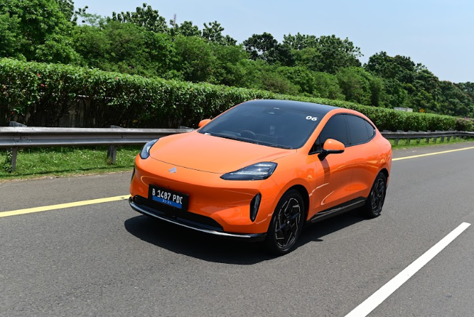 berita, Berita Otomotif, news, Hyptec HT, AION, First Drive Hyptec HT: SUV Listrik Rp600 Jutaan dengan Kenyamanan Mobil Premium, Perjalanan dan Pengalaman Berkendara Hyptec HT, Kenyamanan Kabin Hyptec HT, Fitur Interior Hyptec HT, Tersedia Teknologi Pengharum Kabin, Desain Eksterior Hyptec HT, Mewah dengan Panoramic Roof, Dimensi dan Performa Hyptec HT, Konsumsi Energi dan Suspensi Hyptec HT, Teknologi dan Fitur Hiburan Hyptec HT, Sistem Pencahayaan dan Keamanan Hyptec HT, Fitur V2L