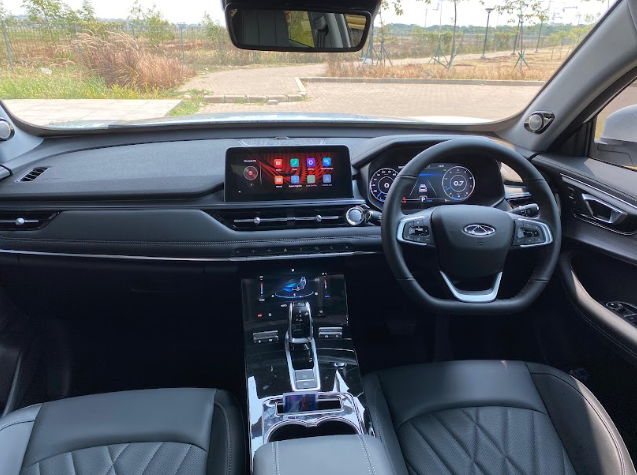 berita, Berita Otomotif, news, First Drive Chery Tiggo 8, Chery Tiggo 8, First Drive Chery Tiggo 8 di PIK 2, Sudah Memenuhi Ekspektasi SUV Mewah, Desain Eksterior Chery Tiggo 8, Varian Warna dan Pembeda Eksterior Chery Tiggo 8, Kenyamanan Kabin Chery Tiggo 8, Performa Mesin dan Suspensi Chery Tiggo 8, Fitur Keselamatan Chery Tiggo 8 yang Lengkap, Estimasi Harga Chery Tiggo 8