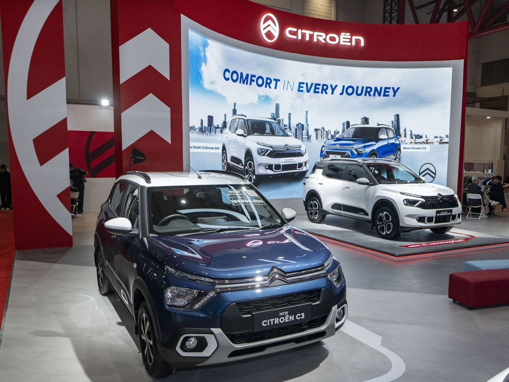 berita, Berita Otomotif, news, Citroën 2CV, Mengenal Lebih Dekat Citroën 2CV, Legenda Prancis yang Konon Hanya Ada 10 Unit di Indonesia, Mobil Rakyat dengan Cita Rasa Teknikal Tinggi, Tampang Lugu, Daya Tarik Tak Terbantahkan, Performa Bukan Prioritas, Kenyamanan yang Utama, Rekayasa yang Sederhana Tapi Cerdas, Nilai Koleksi yang Terus Meningkat, Satu Mobil, Satu Perlawanan terhadap Nazi, Harga Mobil Baru Citroën di Indonesia (Mei 2025)
