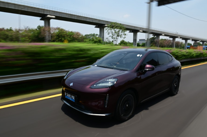berita, Berita Otomotif, news, Hyptec HT, AION, First Drive Hyptec HT: SUV Listrik Rp600 Jutaan dengan Kenyamanan Mobil Premium, Perjalanan dan Pengalaman Berkendara Hyptec HT, Kenyamanan Kabin Hyptec HT, Fitur Interior Hyptec HT, Tersedia Teknologi Pengharum Kabin, Desain Eksterior Hyptec HT, Mewah dengan Panoramic Roof, Dimensi dan Performa Hyptec HT, Konsumsi Energi dan Suspensi Hyptec HT, Teknologi dan Fitur Hiburan Hyptec HT, Sistem Pencahayaan dan Keamanan Hyptec HT, Fitur V2L