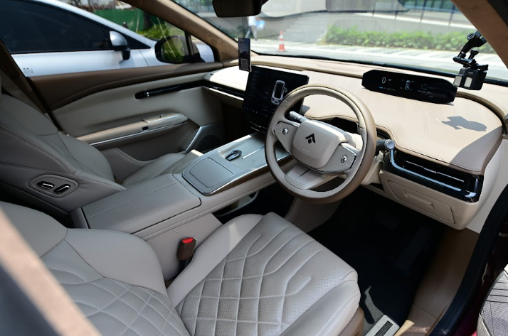 berita, Berita Otomotif, news, Hyptec HT, AION, First Drive Hyptec HT: SUV Listrik Rp600 Jutaan dengan Kenyamanan Mobil Premium, Perjalanan dan Pengalaman Berkendara Hyptec HT, Kenyamanan Kabin Hyptec HT, Fitur Interior Hyptec HT, Tersedia Teknologi Pengharum Kabin, Desain Eksterior Hyptec HT, Mewah dengan Panoramic Roof, Dimensi dan Performa Hyptec HT, Konsumsi Energi dan Suspensi Hyptec HT, Teknologi dan Fitur Hiburan Hyptec HT, Sistem Pencahayaan dan Keamanan Hyptec HT, Fitur V2L