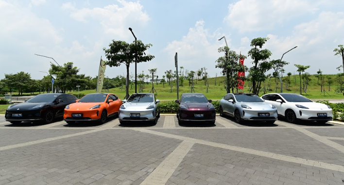 berita, Berita Otomotif, news, Hyptec HT, AION, First Drive Hyptec HT: SUV Listrik Rp600 Jutaan dengan Kenyamanan Mobil Premium, Perjalanan dan Pengalaman Berkendara Hyptec HT, Kenyamanan Kabin Hyptec HT, Fitur Interior Hyptec HT, Tersedia Teknologi Pengharum Kabin, Desain Eksterior Hyptec HT, Mewah dengan Panoramic Roof, Dimensi dan Performa Hyptec HT, Konsumsi Energi dan Suspensi Hyptec HT, Teknologi dan Fitur Hiburan Hyptec HT, Sistem Pencahayaan dan Keamanan Hyptec HT, Fitur V2L