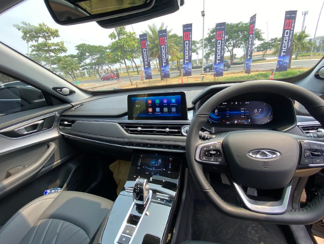 berita, Berita Otomotif, news, First Drive Chery Tiggo 8, Chery Tiggo 8, First Drive Chery Tiggo 8 di PIK 2, Sudah Memenuhi Ekspektasi SUV Mewah, Desain Eksterior Chery Tiggo 8, Varian Warna dan Pembeda Eksterior Chery Tiggo 8, Kenyamanan Kabin Chery Tiggo 8, Performa Mesin dan Suspensi Chery Tiggo 8, Fitur Keselamatan Chery Tiggo 8 yang Lengkap, Estimasi Harga Chery Tiggo 8