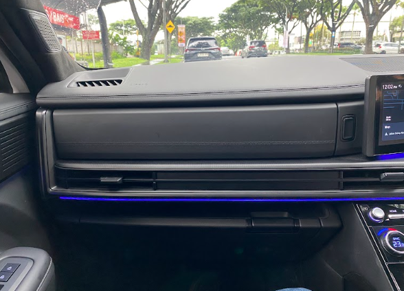 berita, Berita Otomotif, news, Hyundai Santa Fe hybrid, Test Drive All New Hyundai Santa Fe: Cocok untuk Road Trip Akhir Tahun, Desain dan Teknologi Hyundai Santa Fe, Kabin Premium dengan Fitur Hiburan Berkualitas, Kabin Luas dengan Fitur Tambahan yang Fungsional, Sensasi Dibalik Kemudi Menjajal Performa All New Hyundai Santa Fe, Walau Dimensi Besar, Adaptasi Mudah , Performa Mesin Hybrid yang Andal Hyundai Santa Fe, Kenyamanan Suspensi dan Sistem Pengereman Hyundai Santa Fe, Mode Berkendara dan Teknologi Pendukung Hyundai Santa Fe, Pilihan Warna Hyundai Santa Fe, Fitur Keselamatan Canggih untuk Berkendara Aman, Kekurangan Hyundai Santa Fe yang kami rasakan