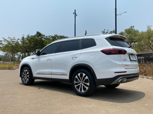 berita, Berita Otomotif, news, First Drive Chery Tiggo 8, Chery Tiggo 8, First Drive Chery Tiggo 8 di PIK 2, Sudah Memenuhi Ekspektasi SUV Mewah, Desain Eksterior Chery Tiggo 8, Varian Warna dan Pembeda Eksterior Chery Tiggo 8, Kenyamanan Kabin Chery Tiggo 8, Performa Mesin dan Suspensi Chery Tiggo 8, Fitur Keselamatan Chery Tiggo 8 yang Lengkap, Estimasi Harga Chery Tiggo 8