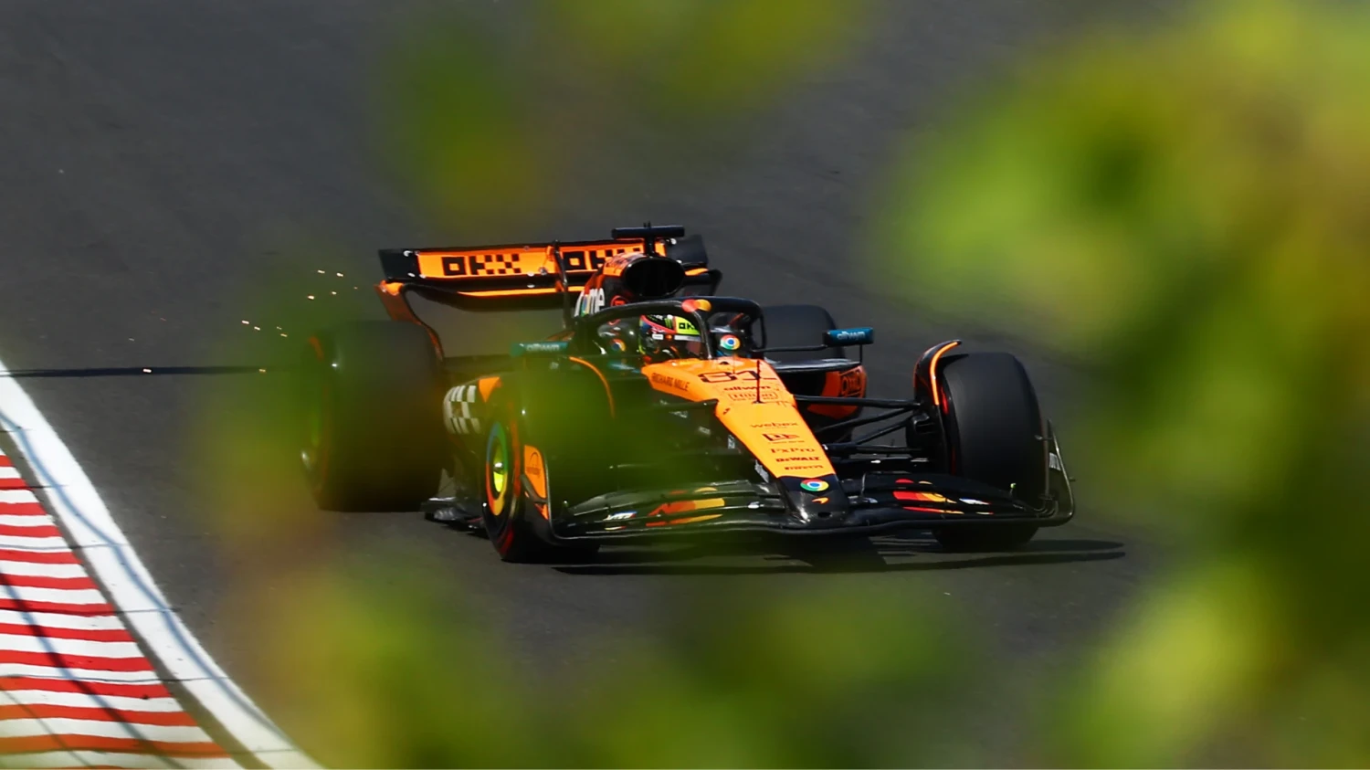 Pembalap McLaren, Oscar Piastri, saat sesi kualifikasi F1 GP Hungaria 2025