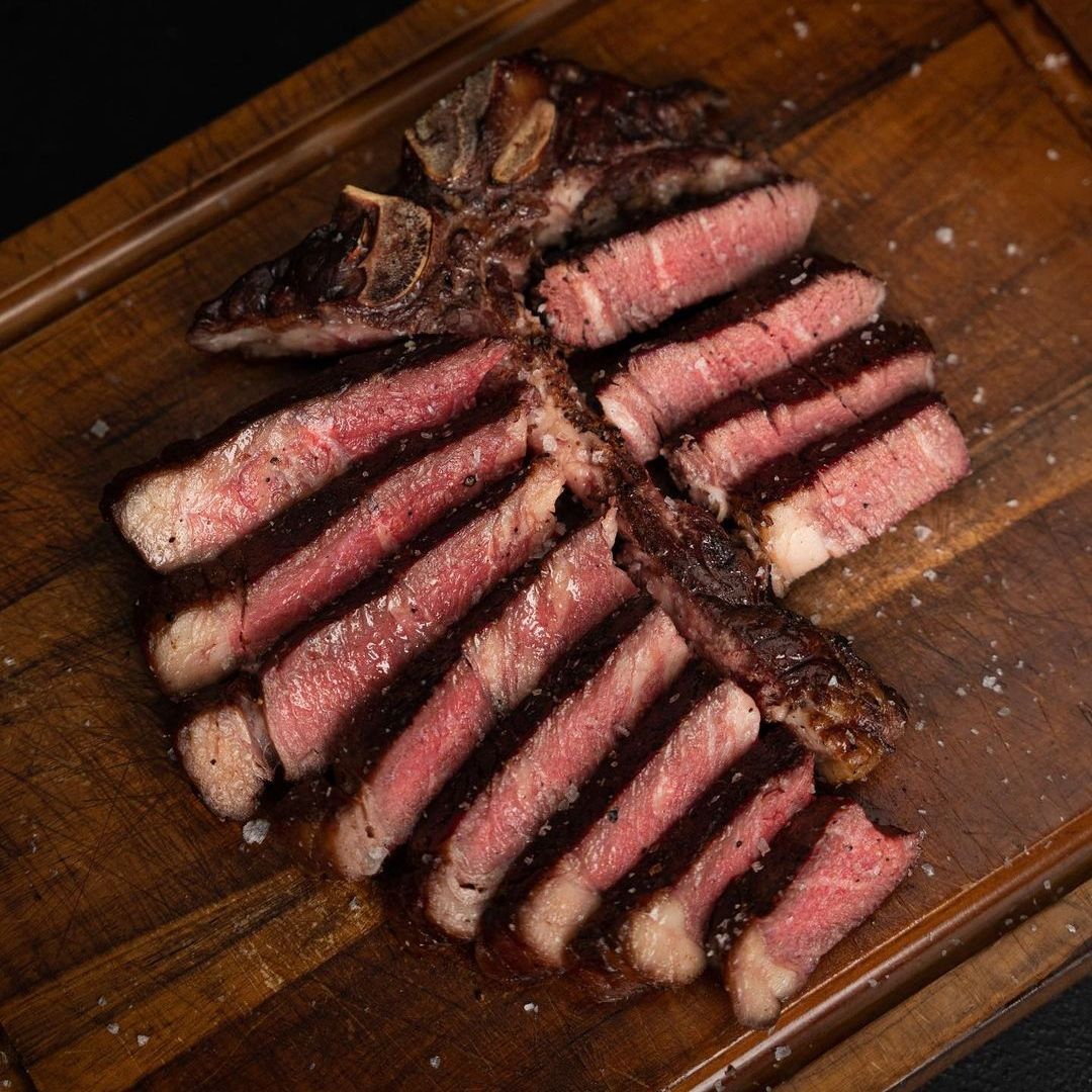 Meatguy Steakhouse, True Dining Experience untuk Pencinta Daging Sejati, Meatguy Steakhouse Ada di Mana?, Mengapa Meatguy Steakhouse Berbeda?, Para Bintang Meatguy Steakhouse, Menu Lain yang Tak Kalah Menggoda