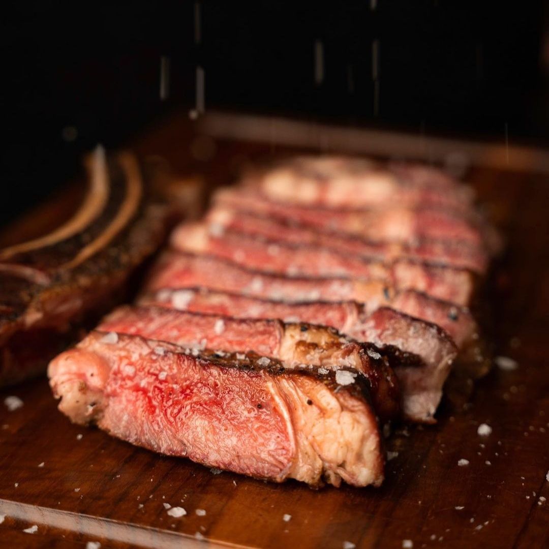 Meatguy Steakhouse, True Dining Experience untuk Pencinta Daging Sejati, Meatguy Steakhouse Ada di Mana?, Mengapa Meatguy Steakhouse Berbeda?, Para Bintang Meatguy Steakhouse, Menu Lain yang Tak Kalah Menggoda