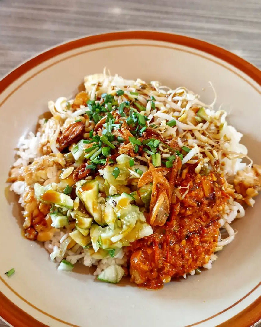 10 Tempat Makan Nasi Lengko Enak di Cirebon