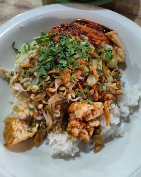 10 Tempat Makan Nasi Lengko Enak di Cirebon