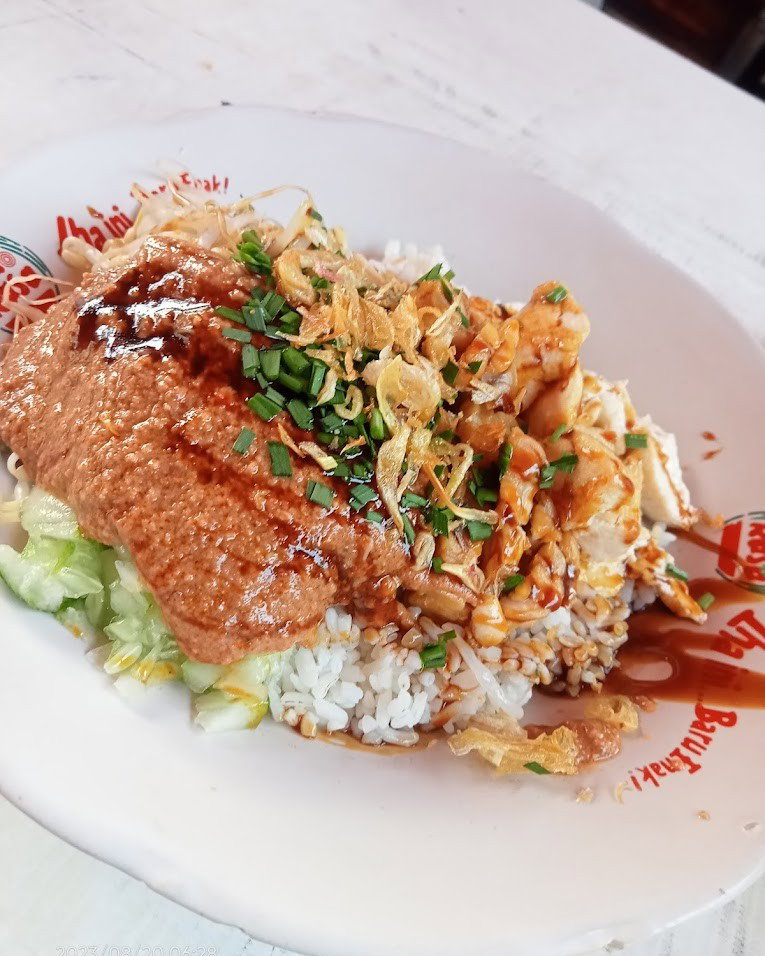 10 Tempat Makan Nasi Lengko Enak di Cirebon